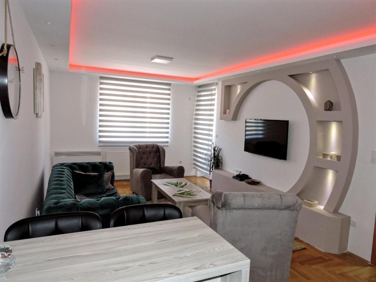 Apartment Apartman Lux S&v 1 Lukavica Istocno Hilandarska Centar